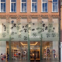Nasce la Casa di Cristallo, la nuova boutique di Chanel ad Amsterdam