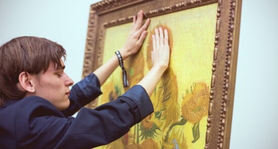 Feeling Van Gogh: Nel museo di Amsterdam un tour interattivo per non vedenti