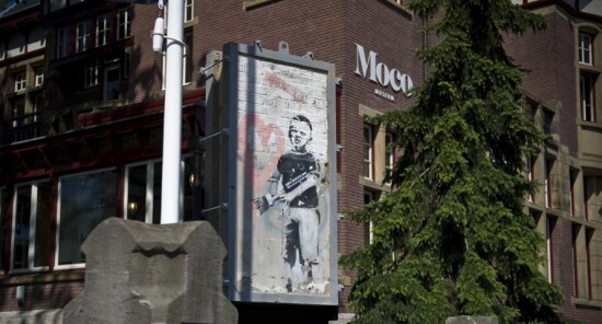 L'Heart Boy di Banksy approda al MOCO di Amsterdam