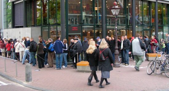 Troppi visitatori, il museo di Anna Frank pronto ad espandersi