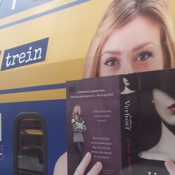 Le carrozze dei treni olandesi si trasformano in biblioteche viaggianti