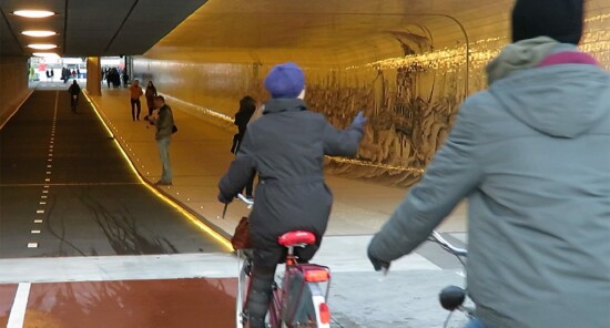 Apre il tunnel dell’Amsterdam Centraal Station: sarà utilizzabile da ciclisti e pedoni