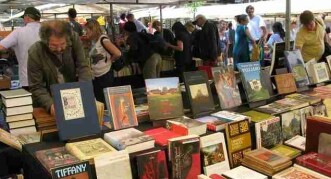 Boekenmarkt amsterdam tour