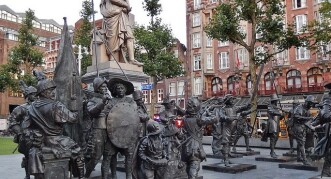 Rembrandt Square statua