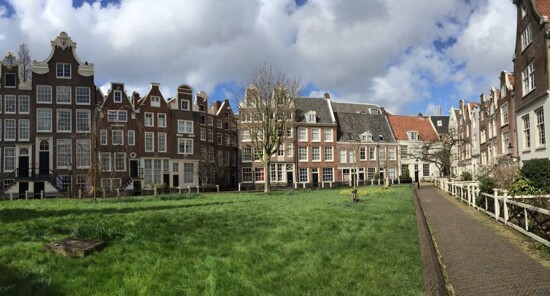 Begijnhof: Il cortile delle beghine nel cuore di Amsterdam