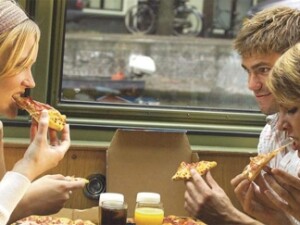 Crociera-ad-Amsterdam-con-menu-pizza