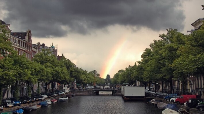 arcobaleno amsterdam canali