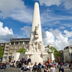 Nationaal Monument: Simbolo di pace e liberazione in Piazza Dam