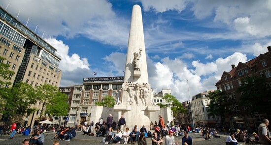 Nationaal Monument: Simbolo di pace e liberazione in Piazza Dam