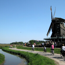 Amsterdam e dintorni in bicicletta: percorsi ciclabili e tour organizzati