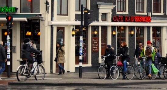 Karpershoek Café: Il bar più antico di Amsterdam