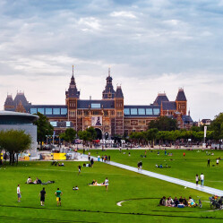 Museumplein: La grande piazza dei musei di Amsterdam
