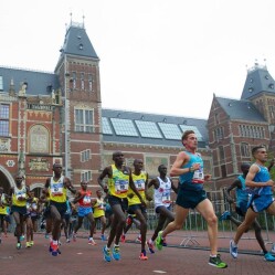 Ai nastri di partenza la 40esima edizione della Maratona di Amsterdam