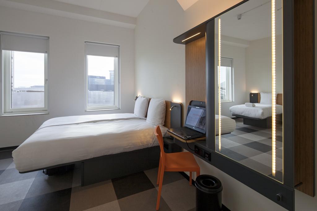easy hotel amsterdam