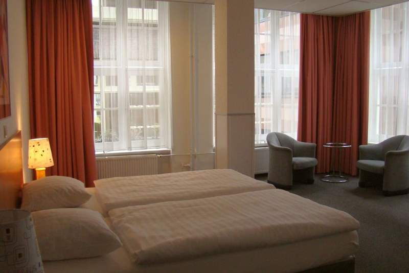 rho hotel camere
