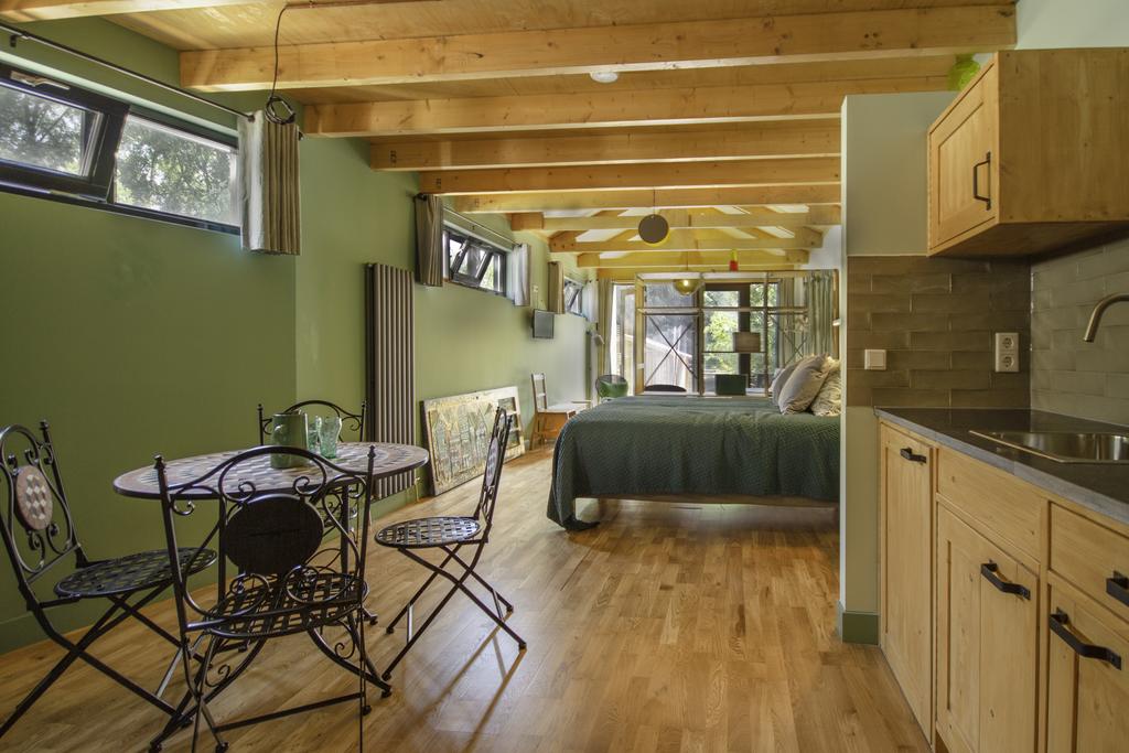jacob green quite suite