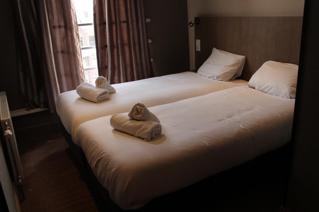 hotel blossoms city